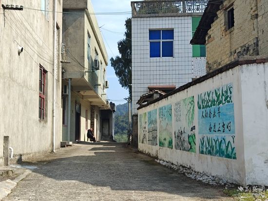 墻畫(huà)內(nèi)容豐富.jpg.jpg